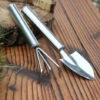 DONTODENT Ensemble Mini Jardinage Plante Pot Outils Petit Pelle Râteau Jardinage Travail Pour Plantes Ucculentes Cactus Plantes D'intérieur Miniatures(Acier Inoxydable) 2 Pièces